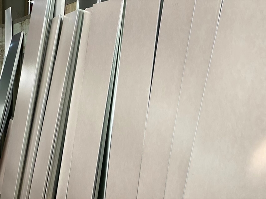 kopen Het Comité van de Rockwoolmuur Geïsoleerde Sandwich Laminering 600mm van pvc online vervaardiging